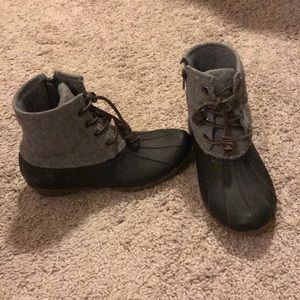 Steve Madden duck books